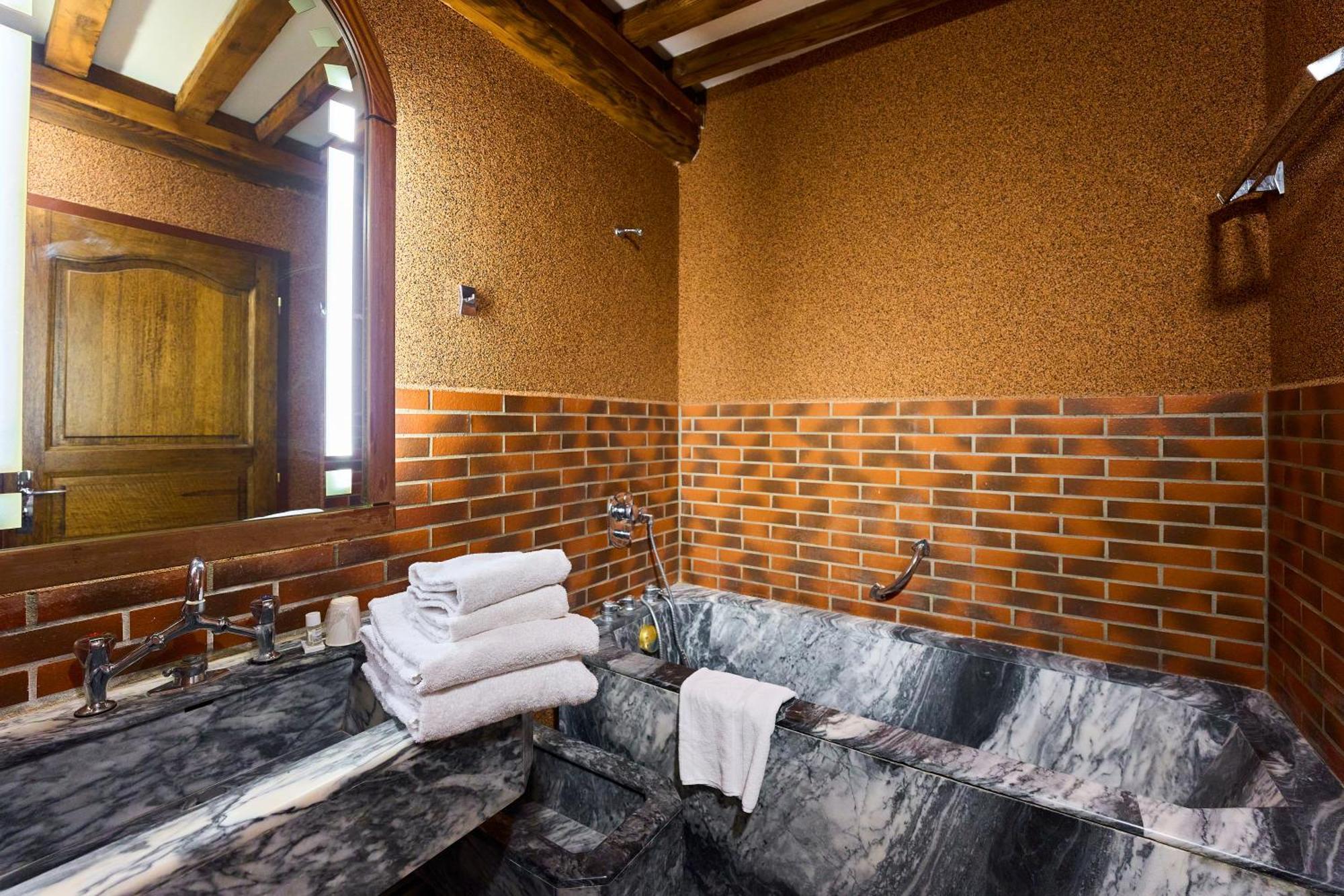 Montagny  Aux Prisons De Montagny Bed & Breakfast エクステリア 写真
